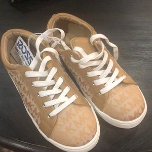 Michael Kors kid sneakers size 4